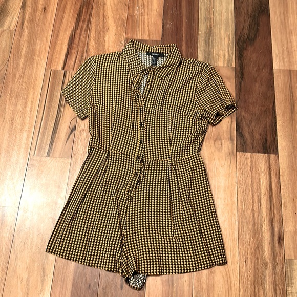Forever 21 checkered collared Romper - Picture 1 of 2